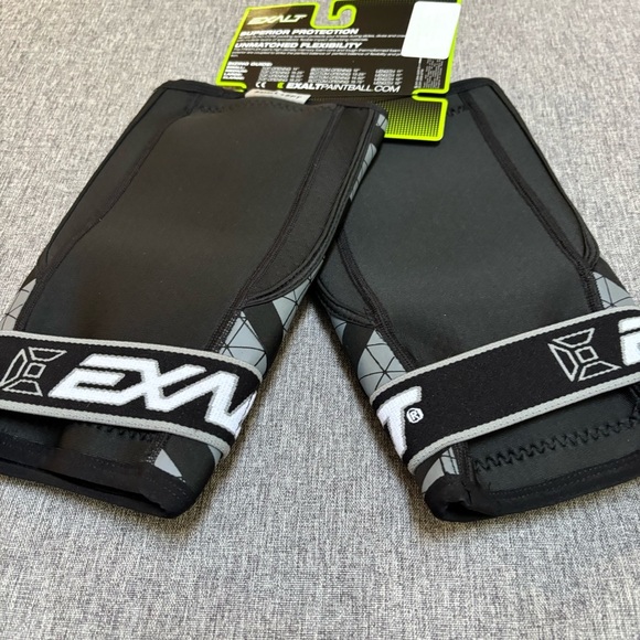 Exalt Paintball FreeFlex Knee Pads – Black – Small - Picture 5 of 7